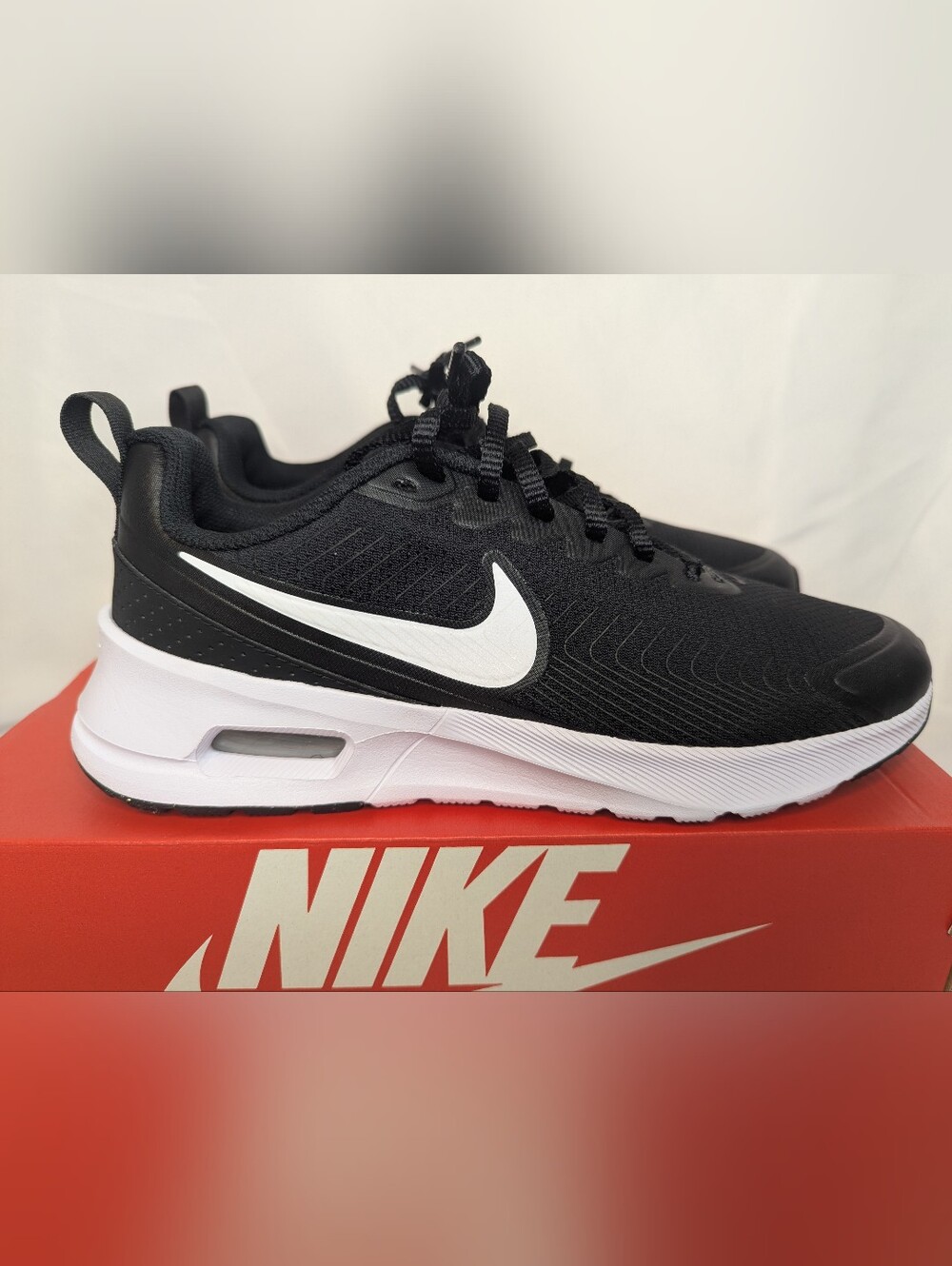 NIB Nike Air Max Nuaxis Sneakers Women's Size 10